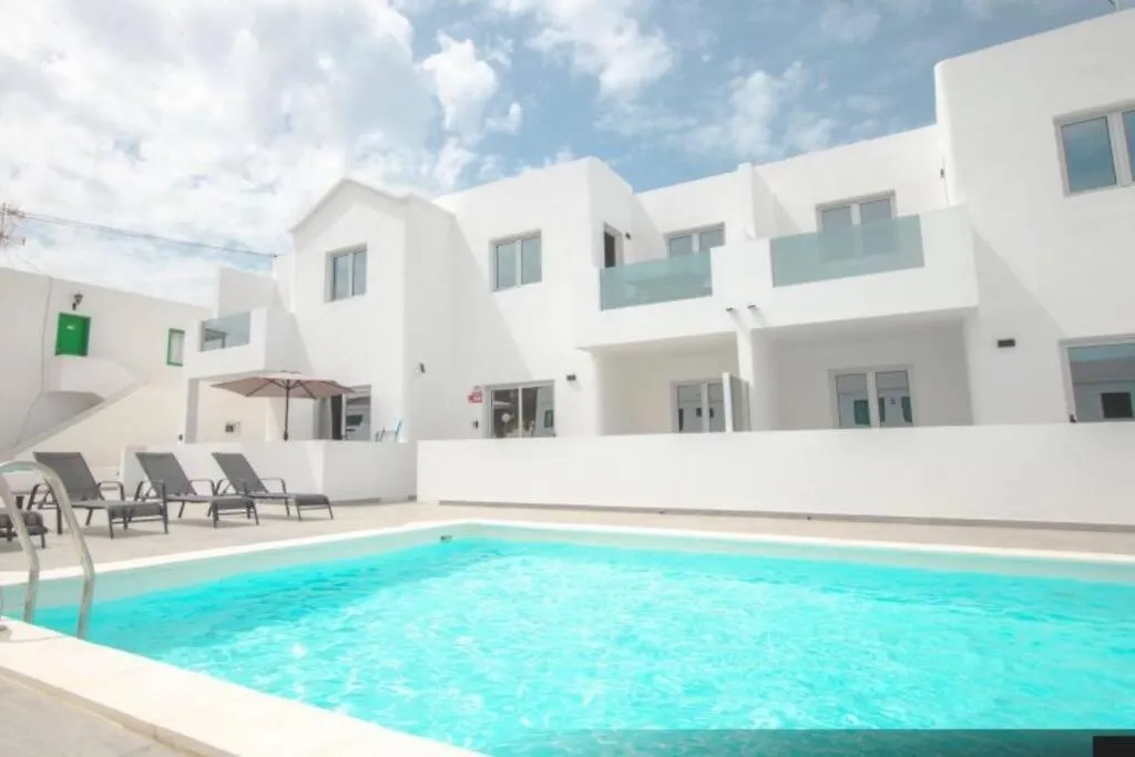Apartment Casa Ocean Bliss - 2 Bedroom Apt On Rociega 35 Complex - Perfect Location Near Casino And Beach Puerto del Carmen