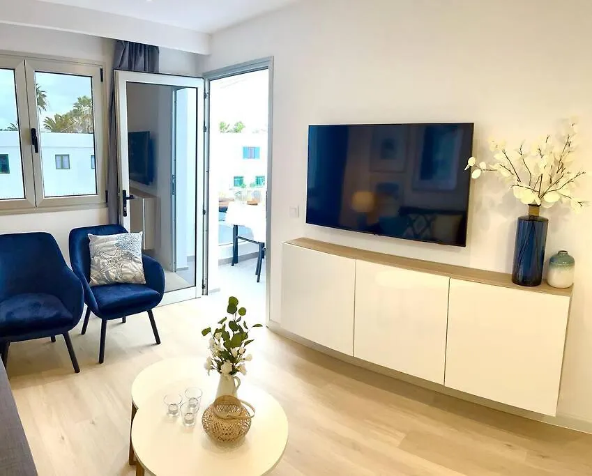 Apartment Casa Ocean Bliss - 2 Bedroom Apt On Rociega 35 Complex - Perfect Location Near Casino And Beach Puerto del Carmen