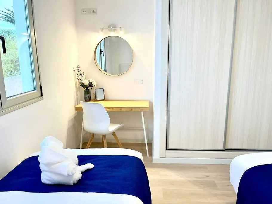 Casa Ocean Bliss - 2 Bedroom Apt On Rociega 35 Complex - Perfect Location Near Casino And Beach Puerto del Carmen  0*, Puerto del Carmen (Lanzarote)